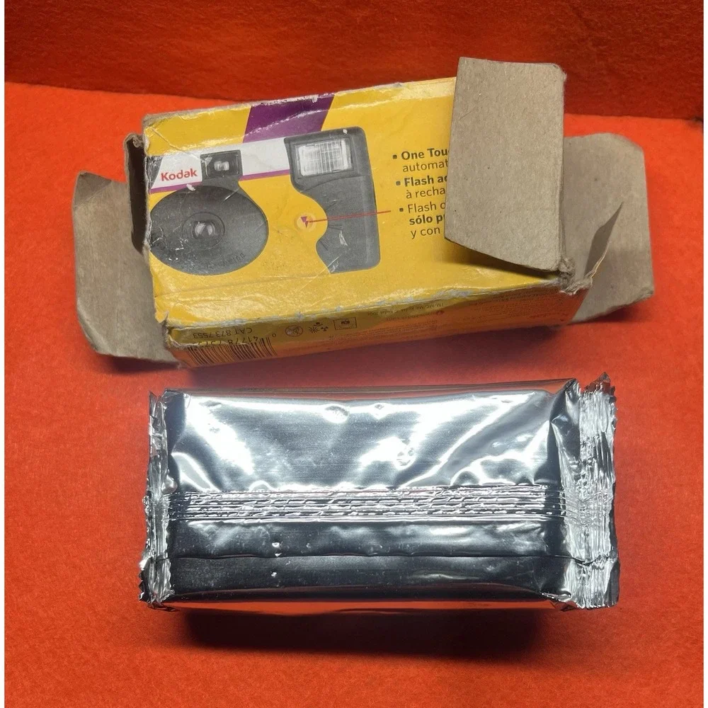 NEW  Kodak Power Flash Disposable 35mm Film Camera (27‎ Exposures) 03-2009 Box